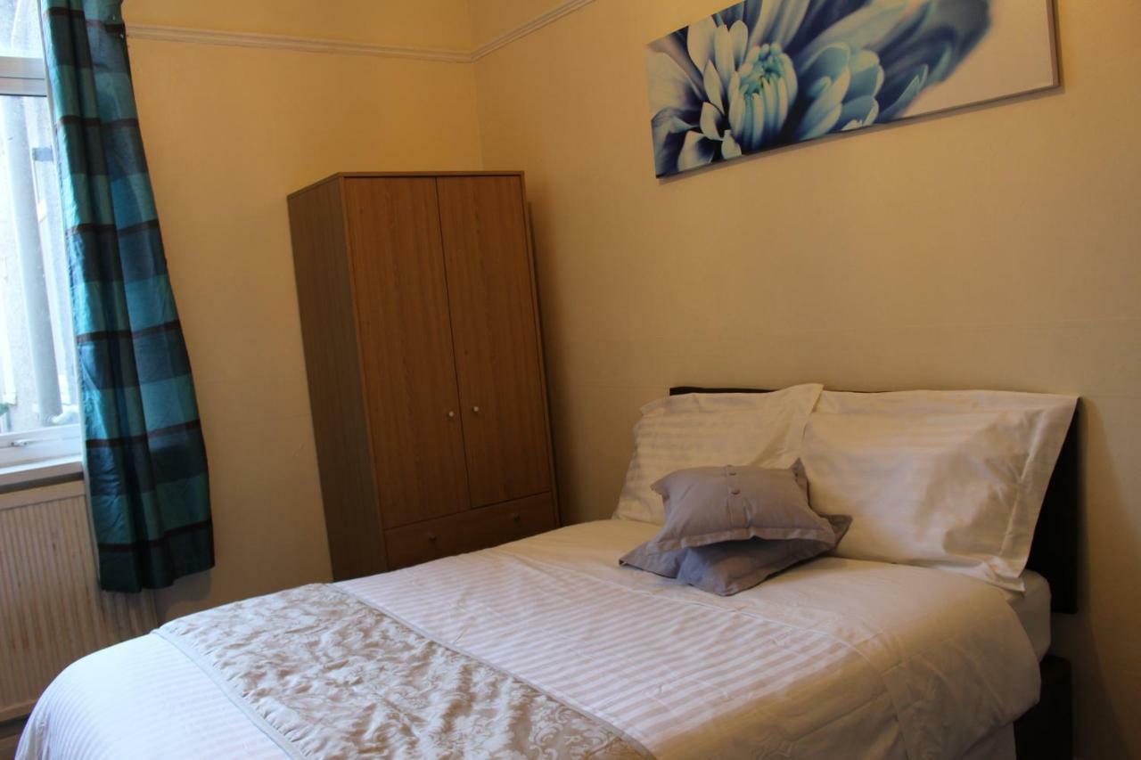 John St Town House - Self Catering - Guesthouse Style - Great Value Family And Double Rooms Уоркингтън Екстериор снимка