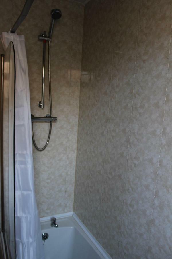 John St Town House - Self Catering - Guesthouse Style - Great Value Family And Double Rooms Уоркингтън Екстериор снимка